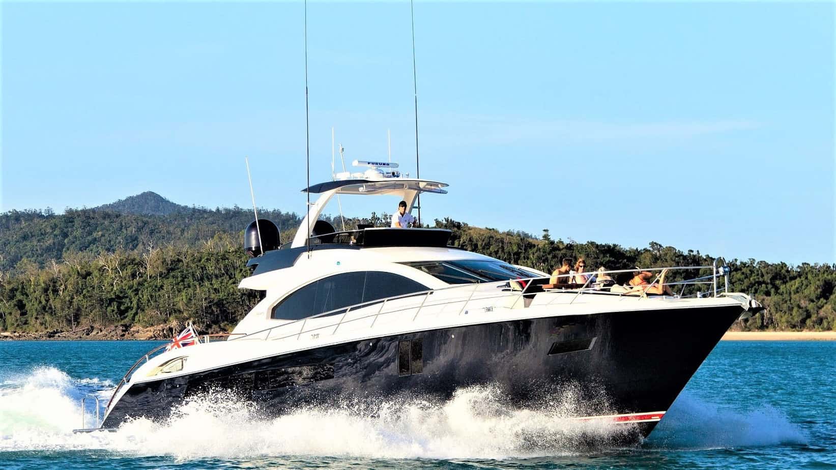 private yacht charter hamilton island