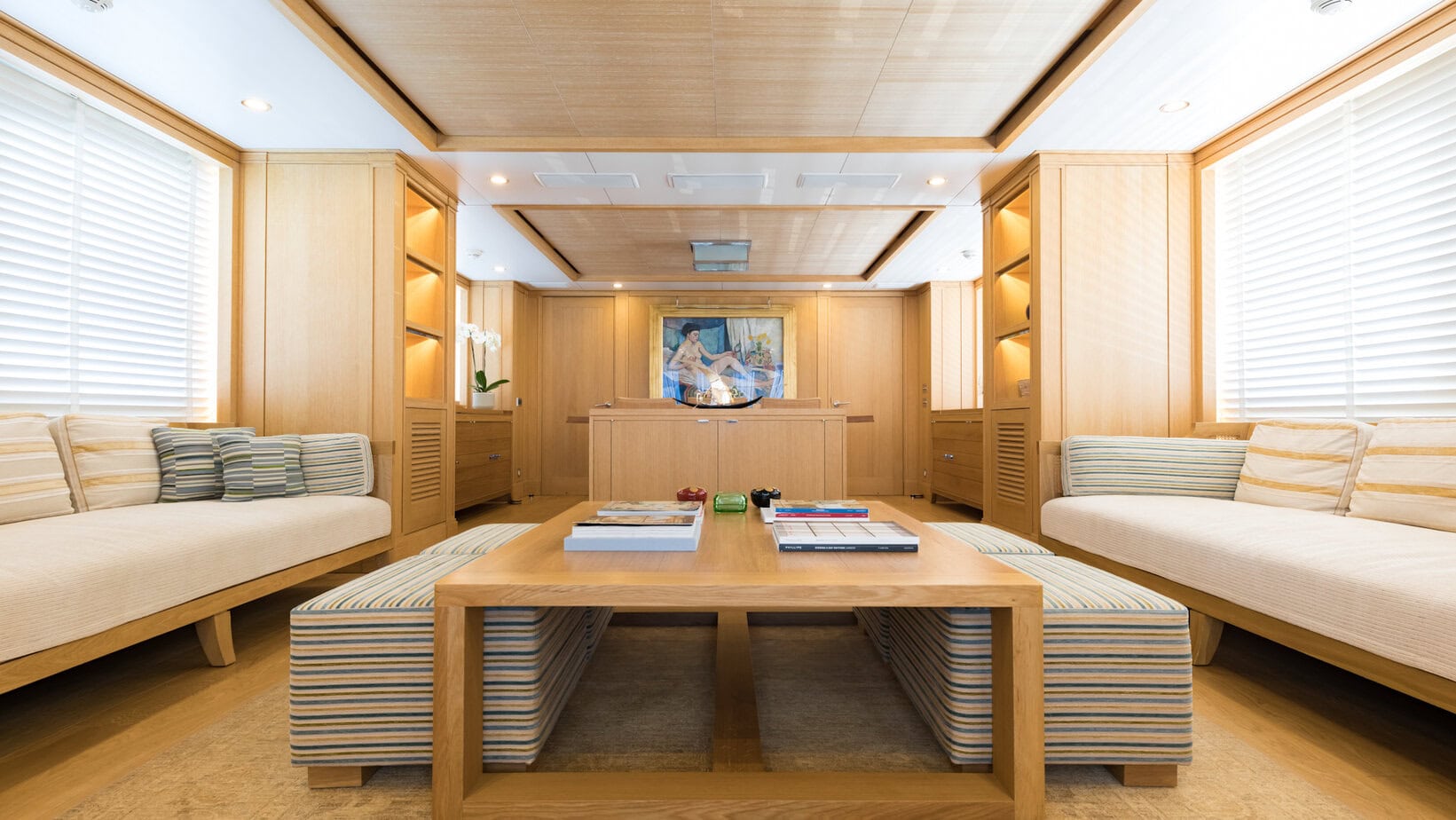 Kingship Yacht BELLE ISLE interior